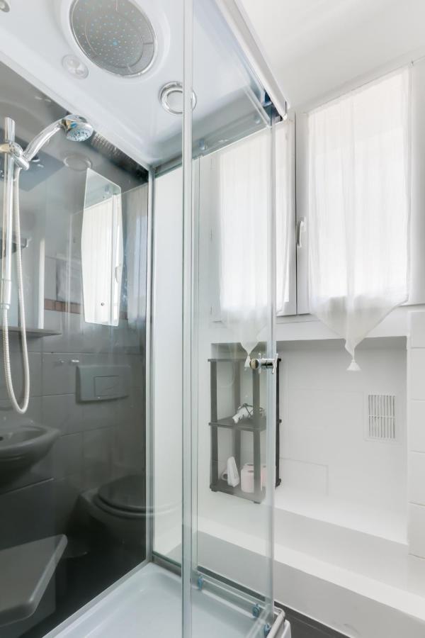 ++++ Chambre Privee Chez L Habitant Arc De Triomphe / Private Room Arc De Triomphe ++++ Paris Exterior photo